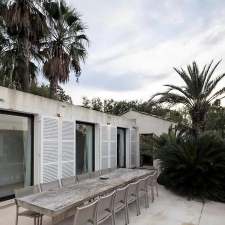 Wonderful Large Located In The Centre Of St Tropez * סן טרופז